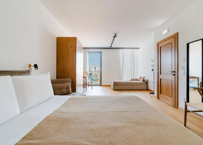 Glass House - Smart Rooms & Parking