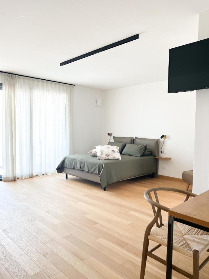 Glass House - Smart & Parking Hotel